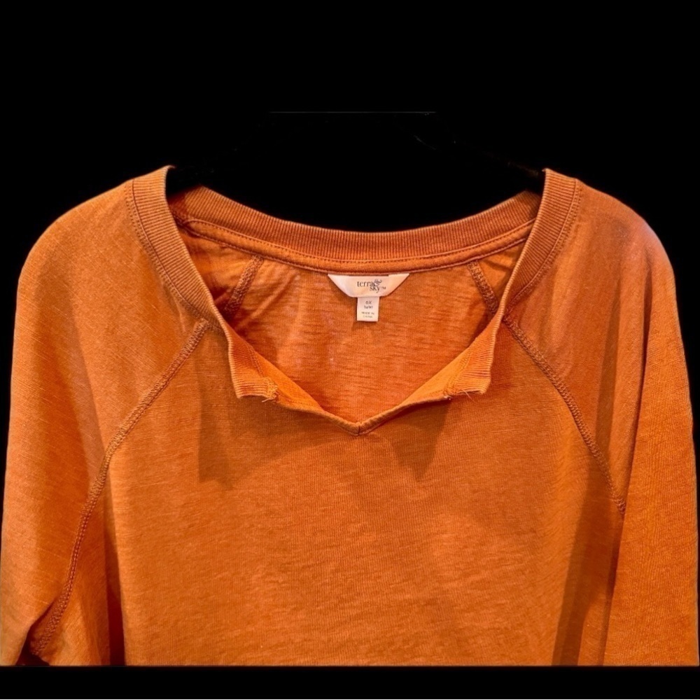 TERRA SKY, NWOT, WOMENS, LONG SLEEVE SHIRT WITH OPEN NOTCHED NECK. SIZE 14W - Picture 3 of 5